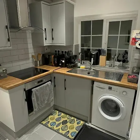Entire One Double Bedroom Apartment